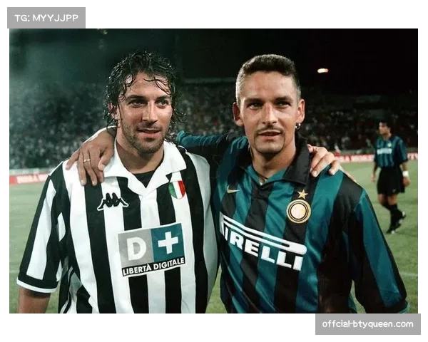 转播镜头捕捉：看台上一位身着经典巴乔球衣的老球迷激动庆祝